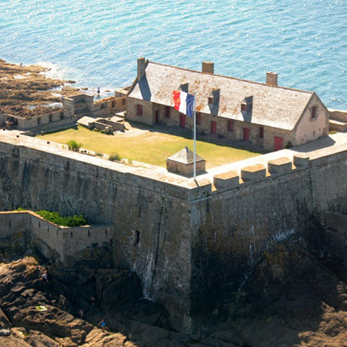 FORT NATIONAL